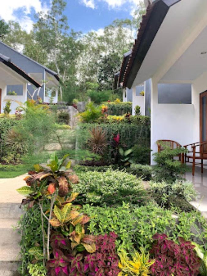 Singgahan Bungalow Toyapakeh Bagian luar foto